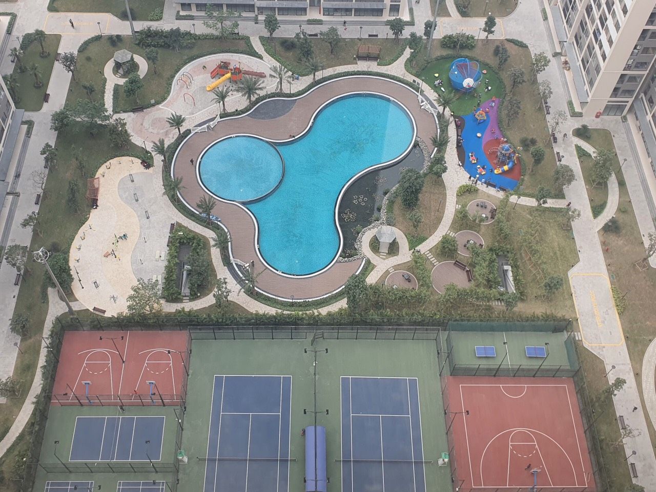 Chính chủ bán căn góc toà S103 view bể bơi, bàn giao full nội thất Giá 2.6tỷ bao phí diện tích 68m