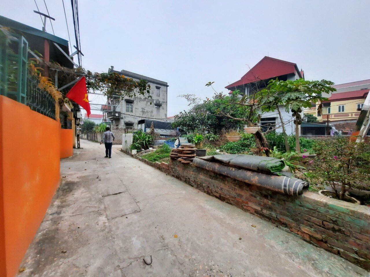 Hơn tỷ bán ngay 50m2 tại MỸ NỘI - BẮC HỒNG - ĐÔNG ANH, đường thông gần 4m. Lh 0904675589