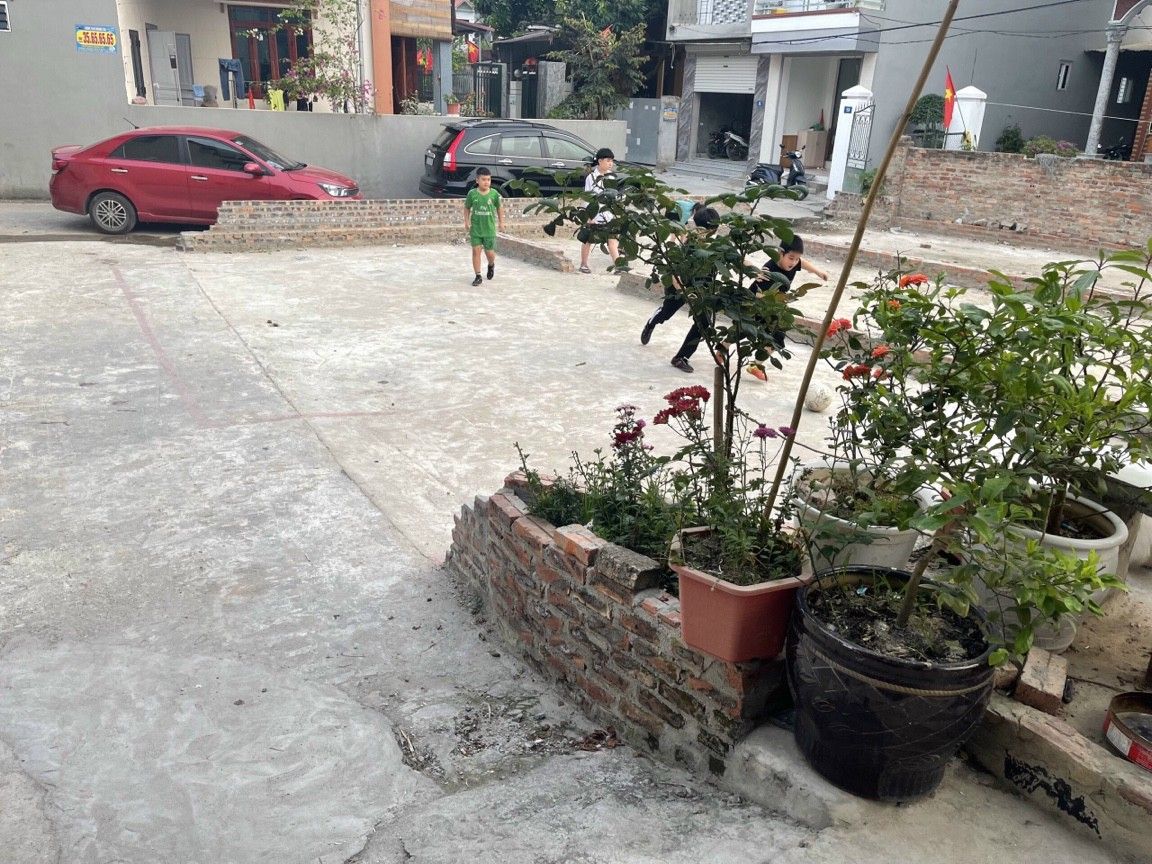 Chính chủ cần tiền sang nhượng gấp lô 3 mặt thoáng 46m Tại Quang Tiến - Sóc Sơn