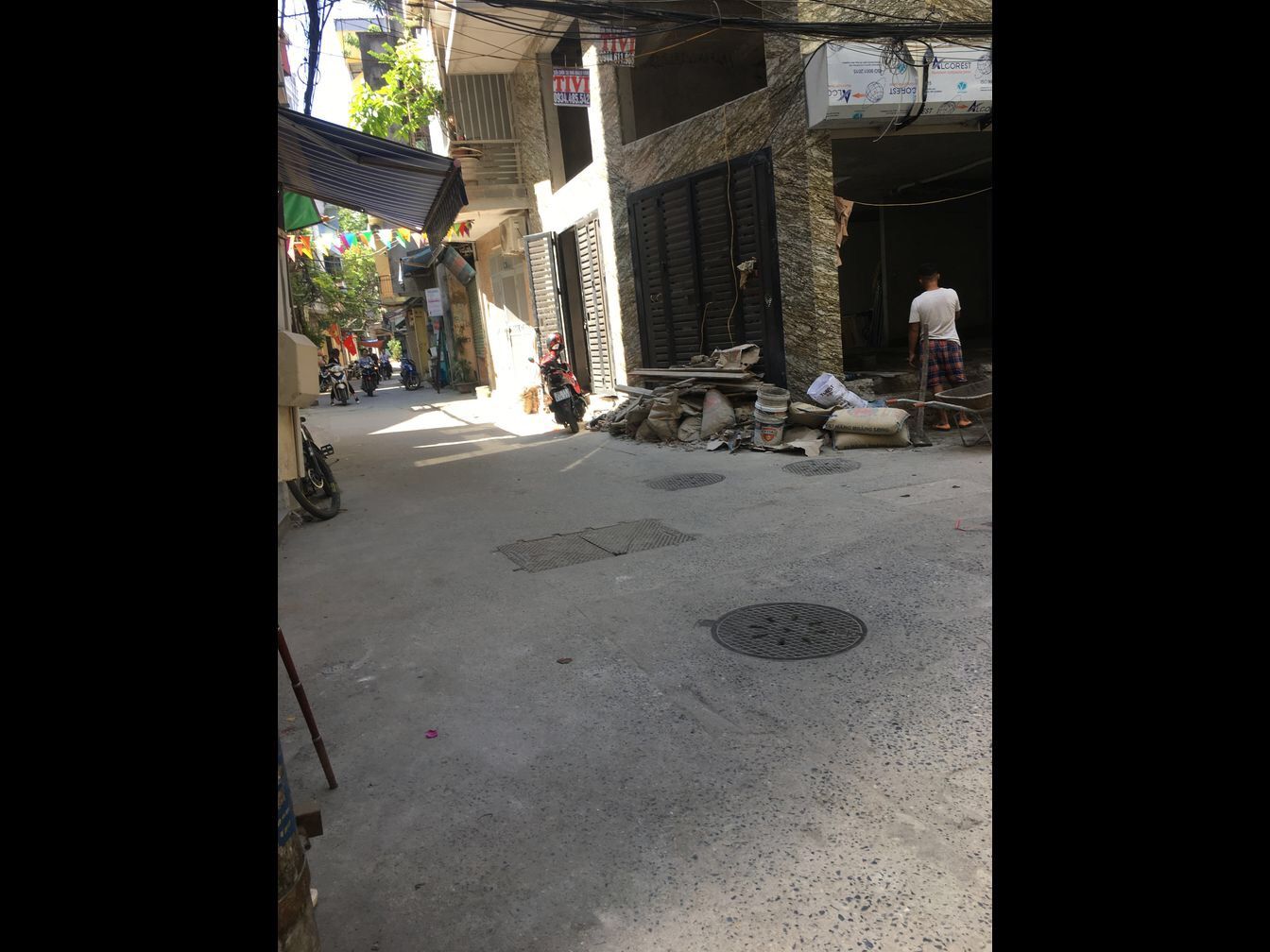 NHÀ DÂN XÂY ĐẸP CHẮC CHẮN Ở NGAY, 2 THOÁNG.Ngõ 184 TRẦN KHÁT CHÂN: 39/42mT2- 4 tầng-mt 3.6m- 4.1 tỷ