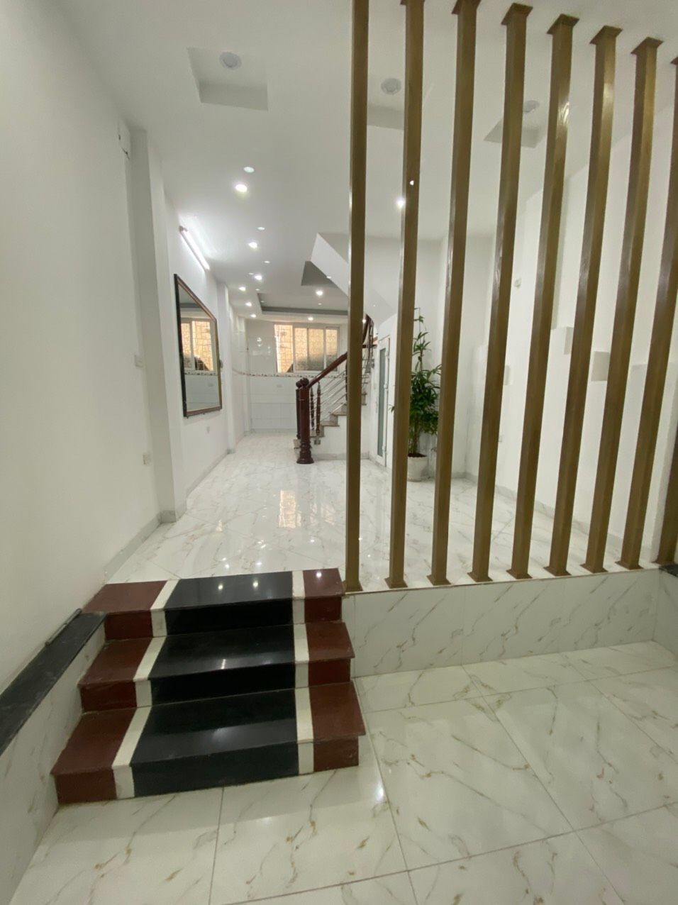 NHÀ DÂN XÂY ĐẸP CHẮC CHẮN Ở NGAY, 2 THOÁNG.Ngõ 184 TRẦN KHÁT CHÂN: 39/42mT2- 4 tầng-mt 3.6m- 4.1 tỷ