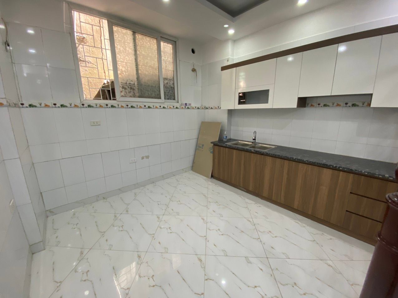 NHÀ DÂN XÂY ĐẸP CHẮC CHẮN Ở NGAY, 2 THOÁNG.Ngõ 184 TRẦN KHÁT CHÂN: 39/42mT2- 4 tầng-mt 3.6m- 4.1 tỷ