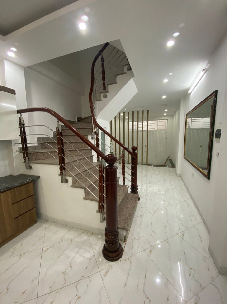 NHÀ DÂN XÂY ĐẸP CHẮC CHẮN Ở NGAY, 2 THOÁNG.Ngõ 184 TRẦN KHÁT CHÂN: 39/42mT2- 4 tầng-mt 3.6m- 4.1 tỷ