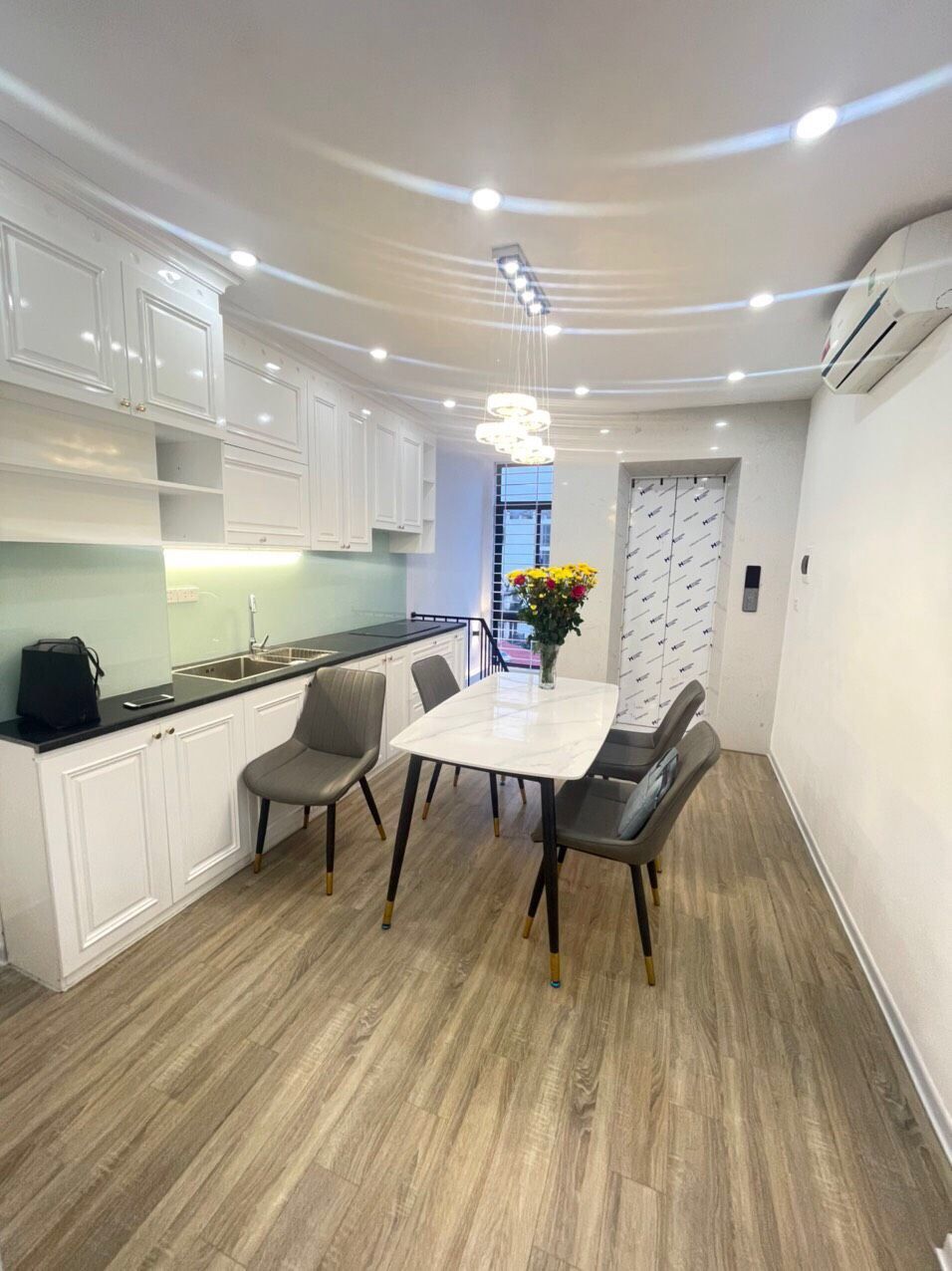 NHÀ ĐẸP 6 TẦNG - THANG MÁY - 2 MẶT NGÕ TRƯỚC SAU - PHÙ HỢP KINH DOANH SPA - NAIL - TÓC