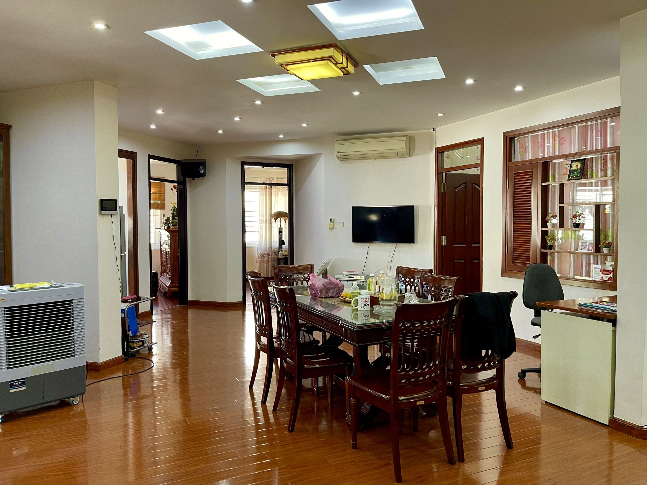 Bán căn hộ Chung Cư Mặt Đường Hoàng Đạo Thuý- Trung Hoà Nhân Chính. Toà 17T4 căn tầng 17 DT: 233.5m