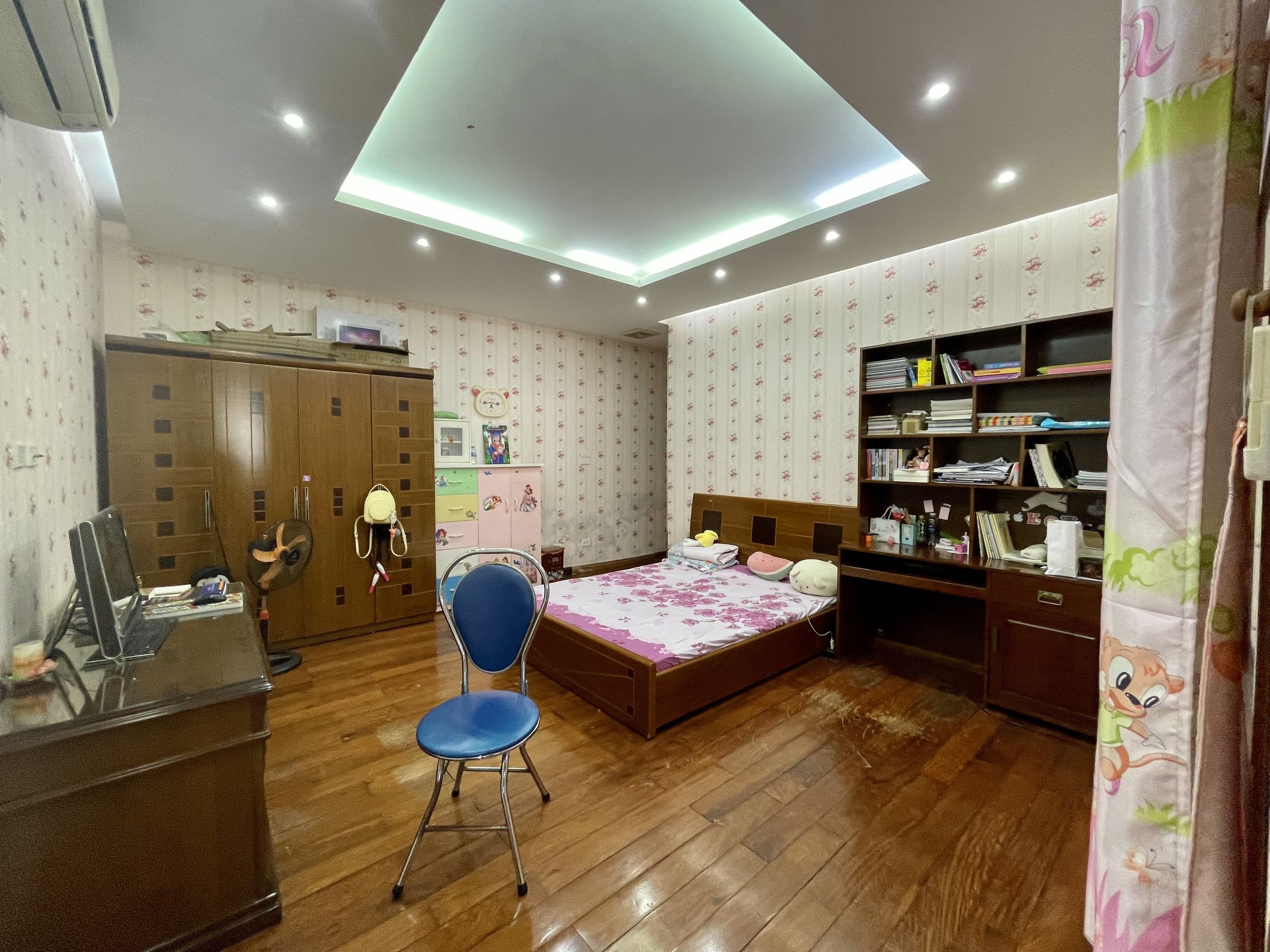 Bán căn hộ Chung Cư Mặt Đường Hoàng Đạo Thuý- Trung Hoà Nhân Chính. Toà 17T4 căn tầng 17 DT: 233.5m
