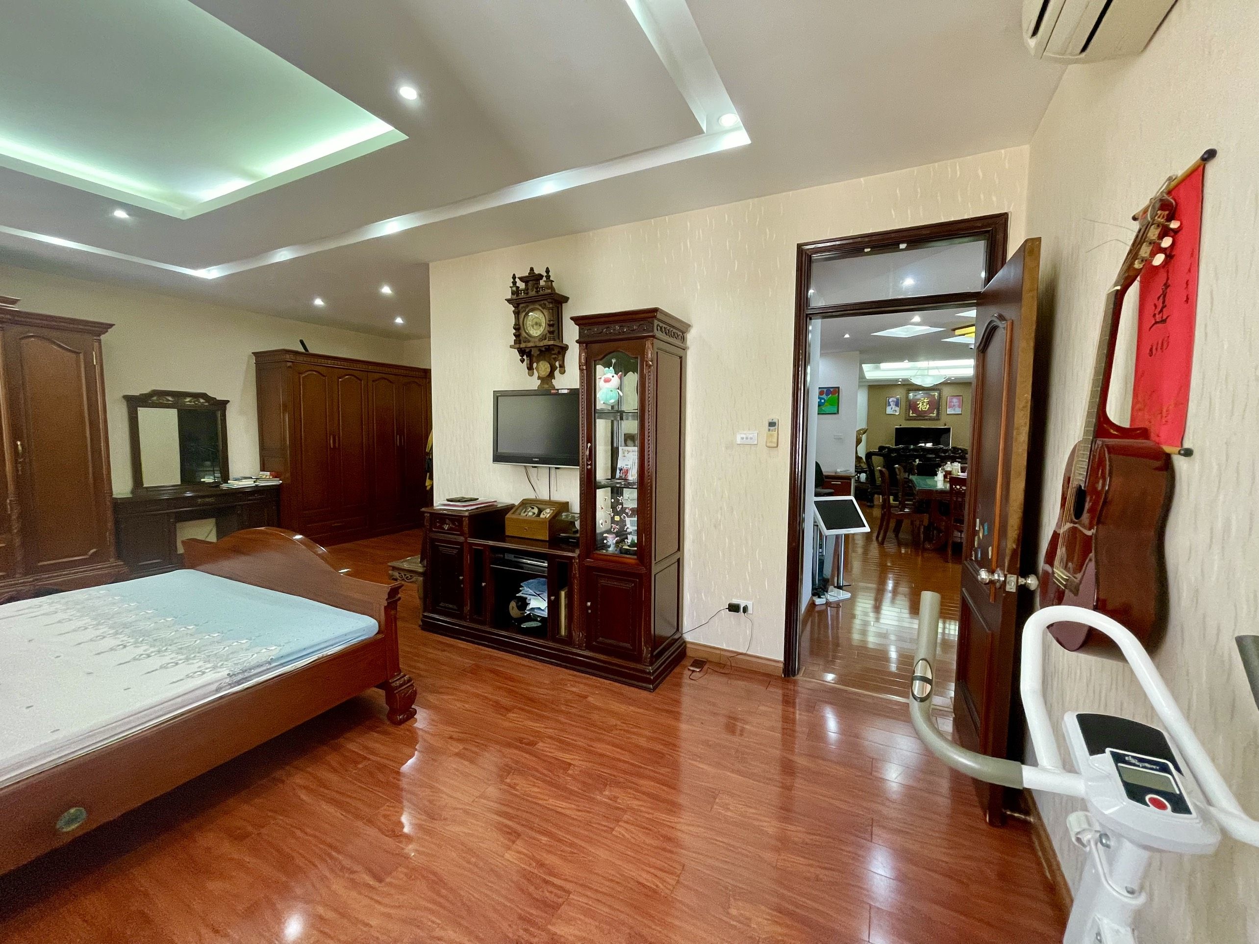 Bán căn hộ Chung Cư Mặt Đường Hoàng Đạo Thuý- Trung Hoà Nhân Chính. Toà 17T4 căn tầng 17 DT: 233.5m