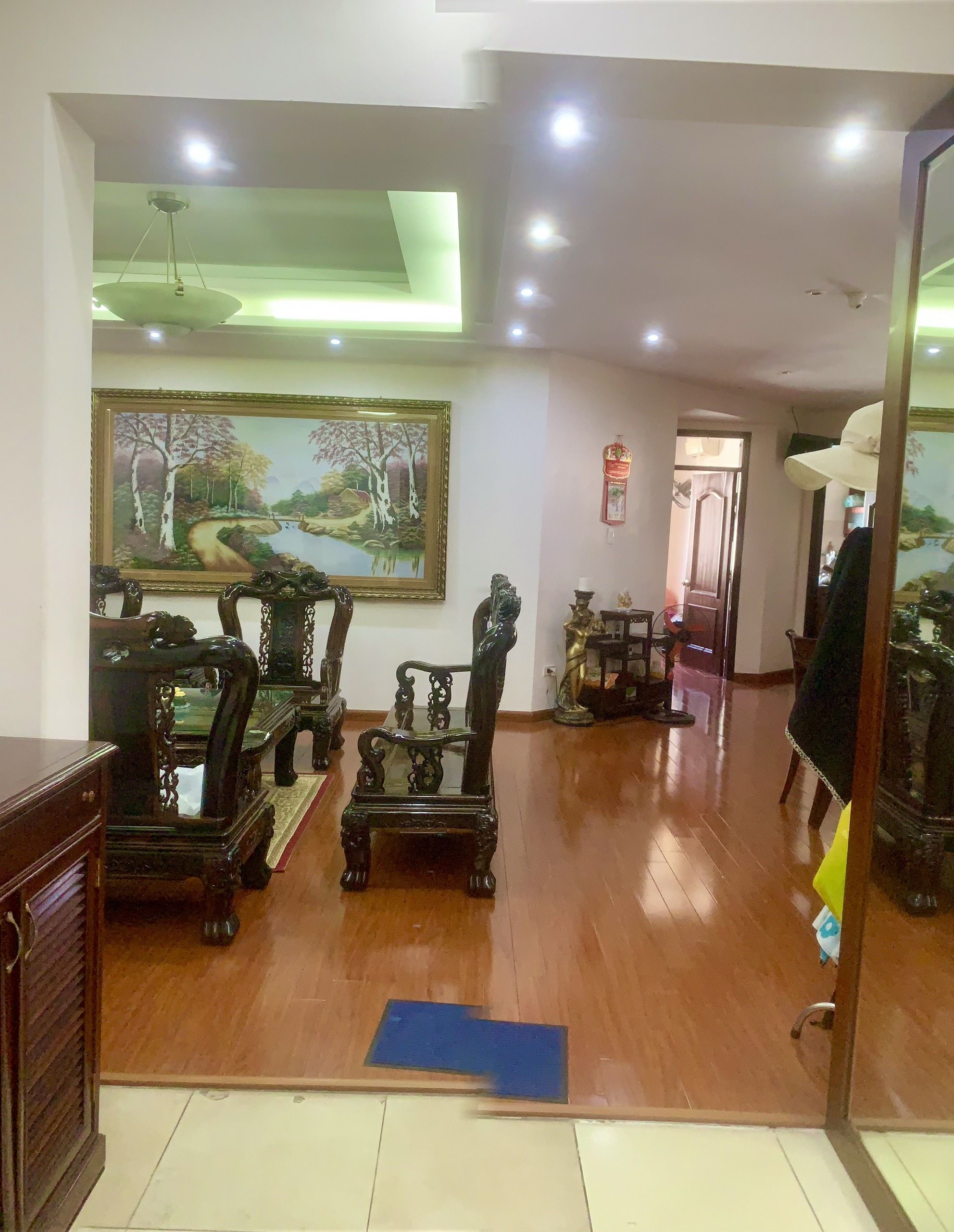 Bán căn hộ Chung Cư Mặt Đường Hoàng Đạo Thuý- Trung Hoà Nhân Chính. Toà 17T4 căn tầng 17 DT: 233.5m