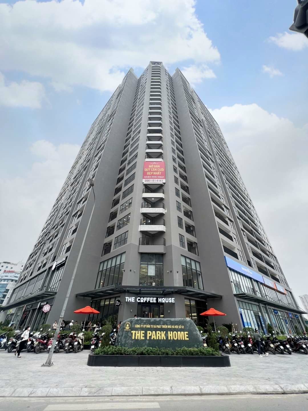 Cần bán chcc THE PARK HOME - CG: Tầng trung Dt: 120.4m Giá: 6.36 tỷ (bao thuế phí) P.ngủ: 3