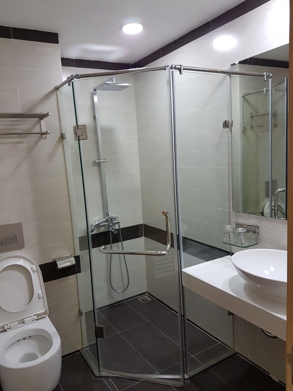 Người quen nhờ bán chcc THĂNG LONG NUMBER ONE- Khuất Duy Tiến-TX: B.Tầng Cao Giá: 5.2 tỷ Nội thất