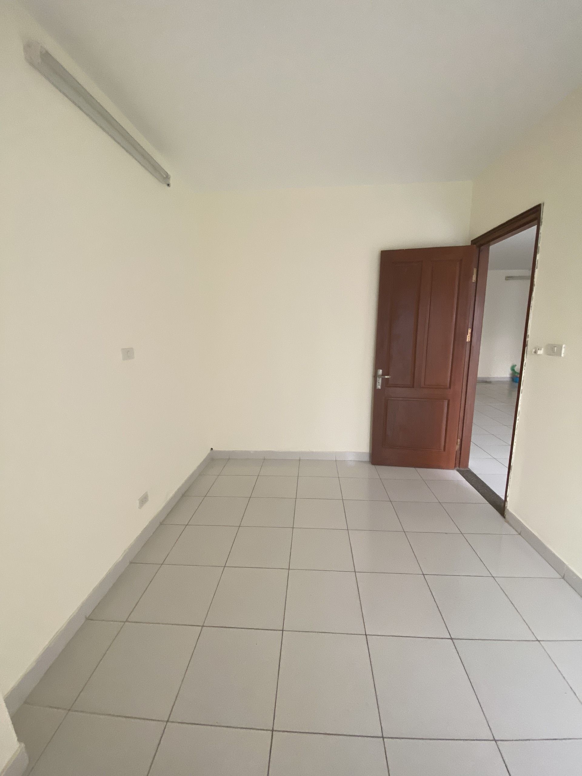 Chủ nhà gửi bán độc quyền căn Tầng Trung.06 HEI TOWER- 1 Nguỵ Như Kon Tum- TX Giá: 5.2 tỷ
