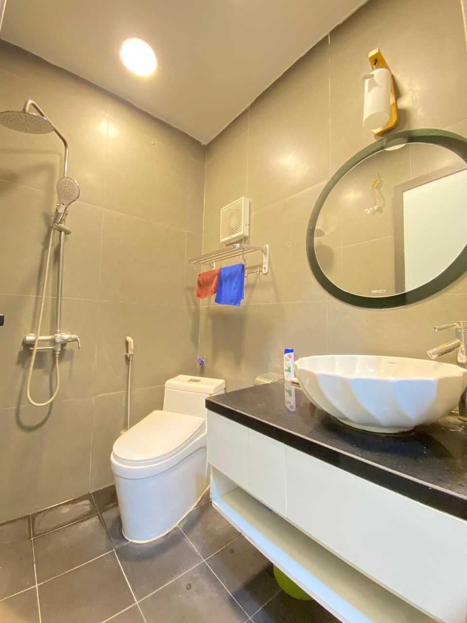 GẦN PHỐ - NHÀ ĐẸP Ở LUÔN - 4 PHÒNG KHÉP KÍN - KHU TRUNG TÂM- NGÕ THÔNG. Ngõ 106 CHÙA LÁNG DT: 30m