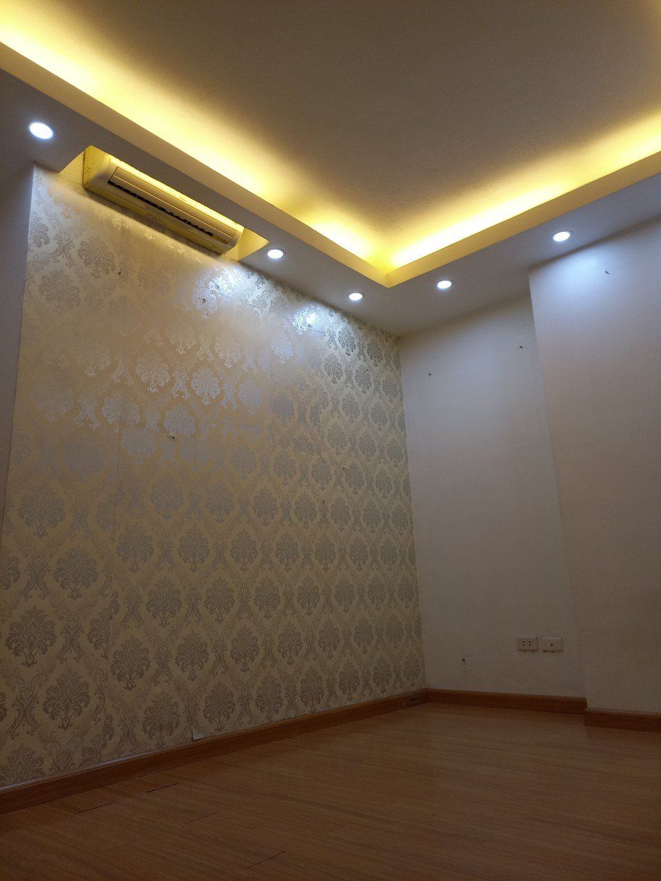 CC xala 56m căn góc tầng trung thoáng mát, sđcc, nội thất đẹp long lanh giá chi 1.2x tỷ