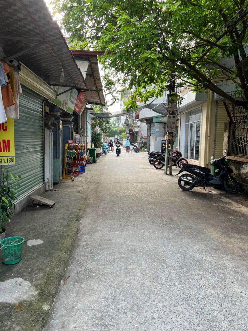 BÁN ĐẤT TẶNG NHÀ 3 TẦNG MỚI KINH DOANH CÁC MẶT HÀNG TẠI CỔNG C KCN BẮC THĂNG LONG