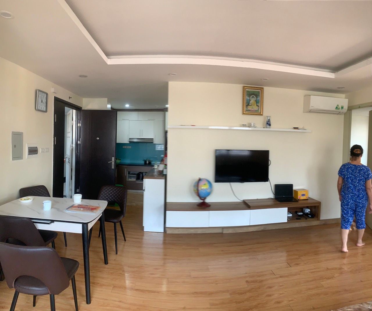 Bán gấp chcc VINAPHARM- 60B Nguyễn Huy Tưởng Tầng trung Giá: 2.95 tỷ Nội thất: Bàn giao đầy đủ