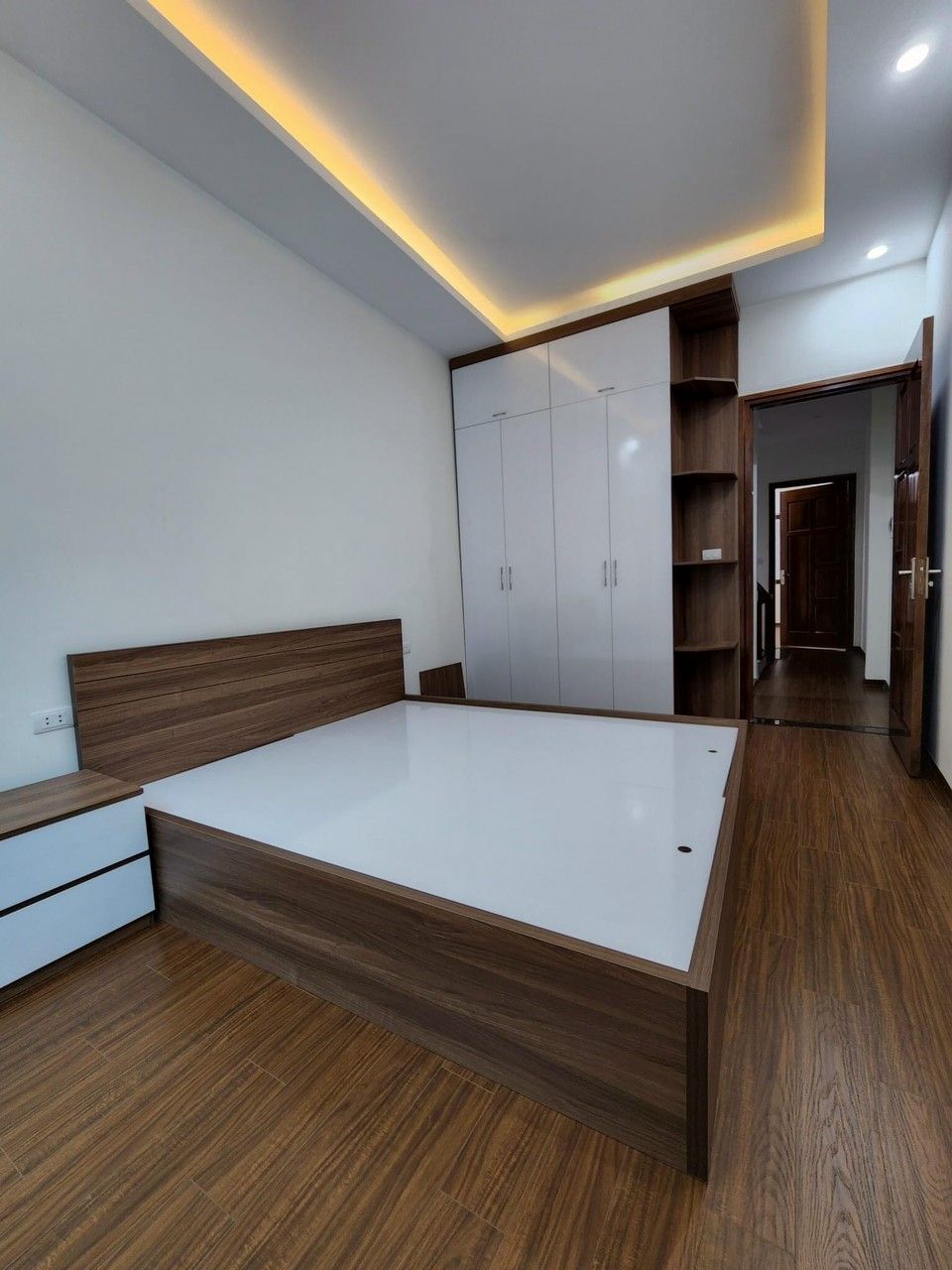 Nhà đẹp - Khương Trung - Thanh Xuân - Hà Nội Diện tích: 48m2, nhà xây 5 tầng mới Koong