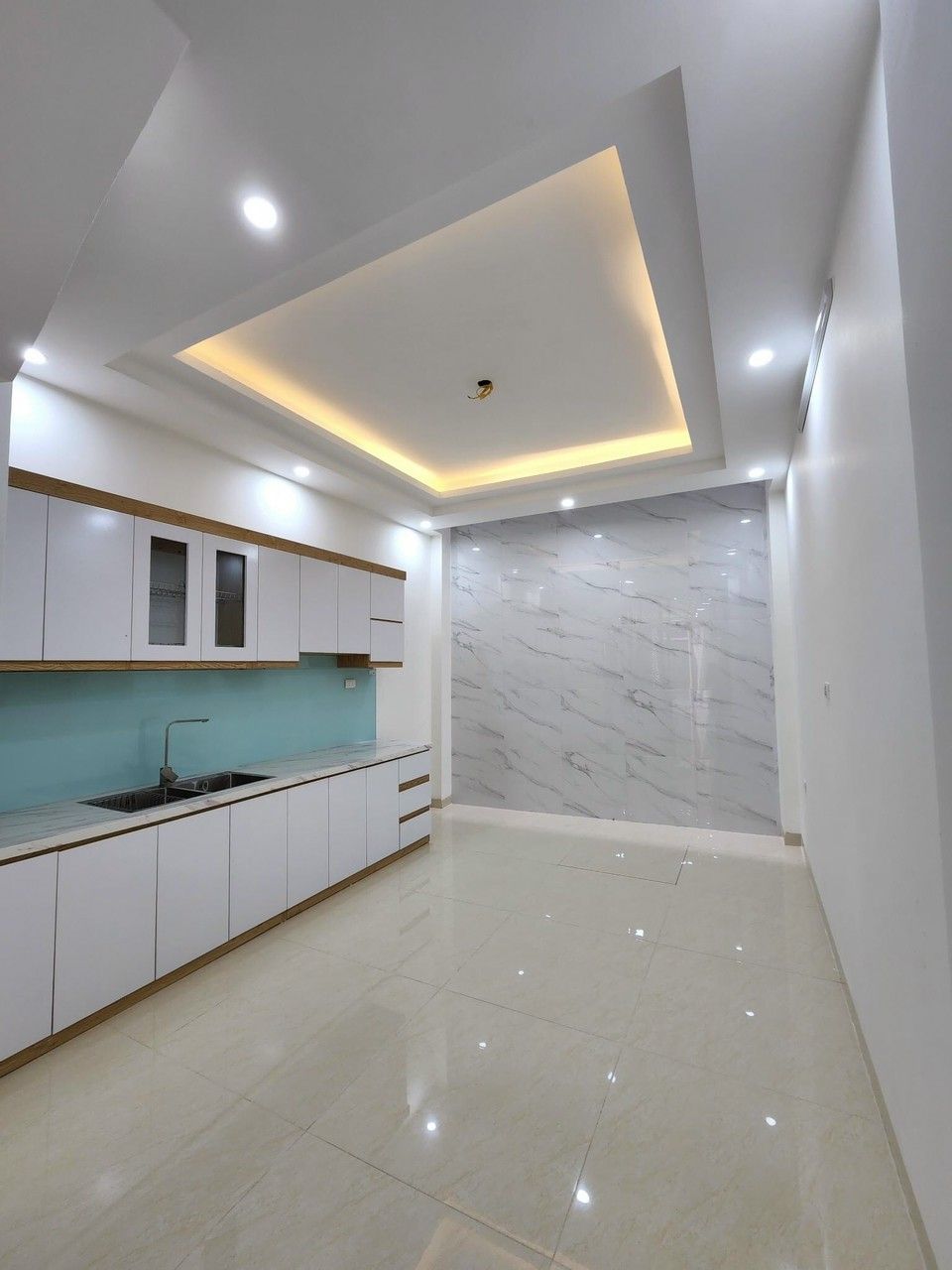 Nhà đẹp - Khương Trung - Thanh Xuân - Hà Nội Diện tích: 48m2, nhà xây 5 tầng mới Koong