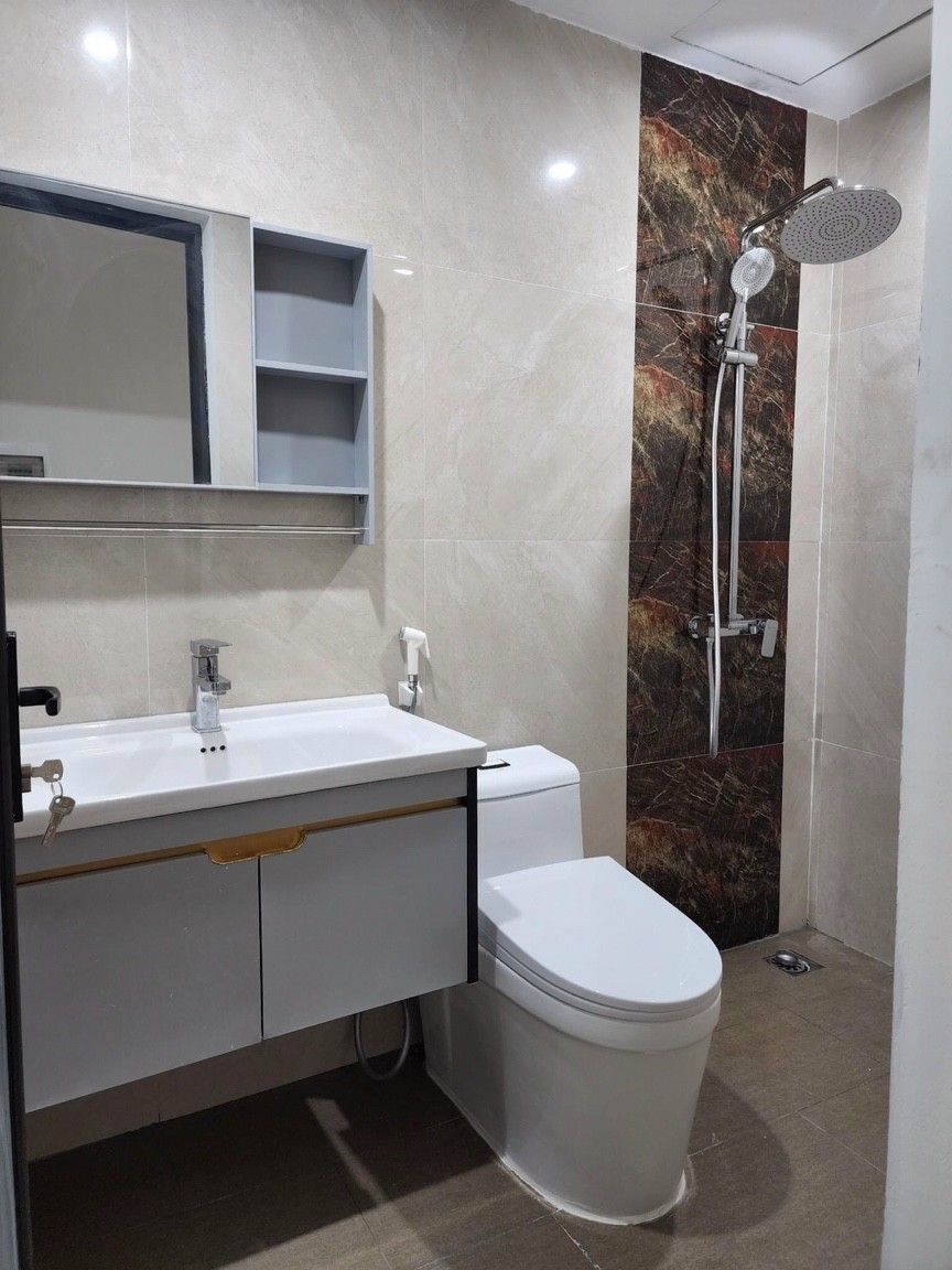 Nhà đẹp - Khương Trung - Thanh Xuân - Hà Nội Diện tích: 48m2, nhà xây 5 tầng mới Koong