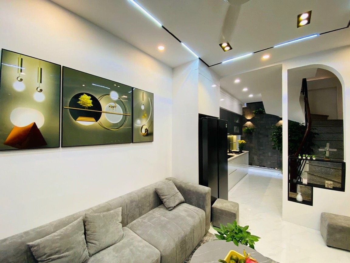Nhà siêu đẹp, phố Hoàng Đạo Thành - Kim Giang - Thanh Xuân - Hà Nội Diện tích: 33m2, nhà xây 6 tầng