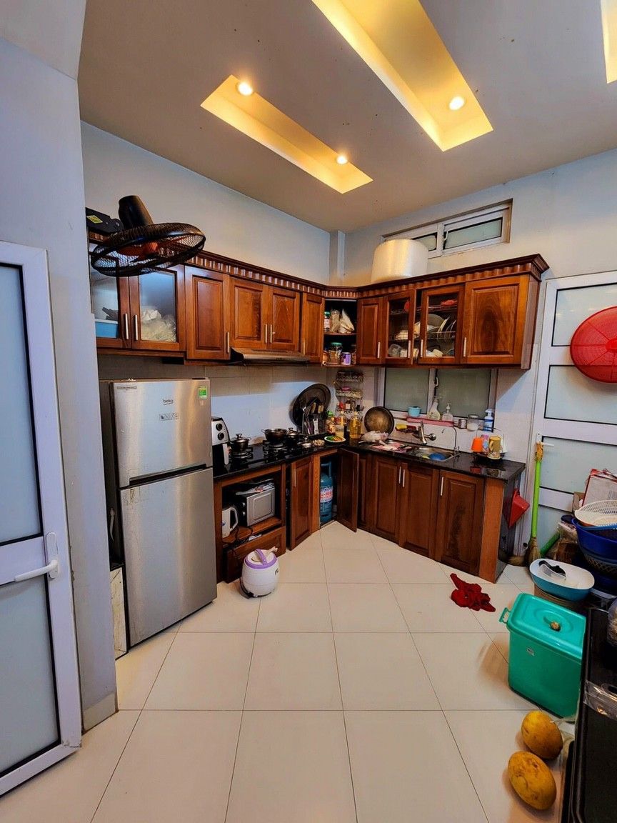 Bán nhà Vạn Phúc - Hà Đông Diện tích: 38m2, nhà xây 4 tầng, ngõ rộng ô tô 7 chỗ đỗ cửa Giá: 5 tỷ.