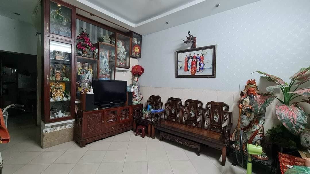 Nhà đẹp gần ở ngay đường Nguyễn Trãi quận Thanh Xuân Diện tích: 40m2, xây 5 tầng, ngõ xe 3 gác chạy