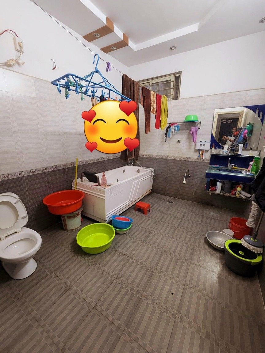 Nhà 5 tầng phố Quan Nhân, trước nhà xe Ba gác phóng vù vù, ngõ thông tứ tung, diện tích: 35m2.