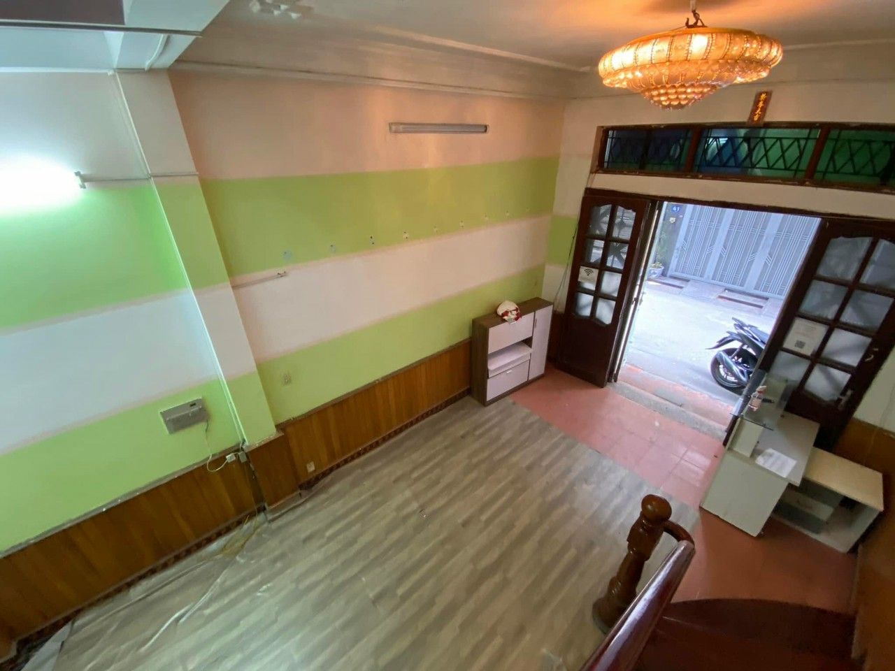 Người quen nhờ bán nhà tại Nguyễn Trãi - Thanh Xuân gần Ngã Tư sở Diện tích sổ đỏ 50m2, nhà 5 tầng