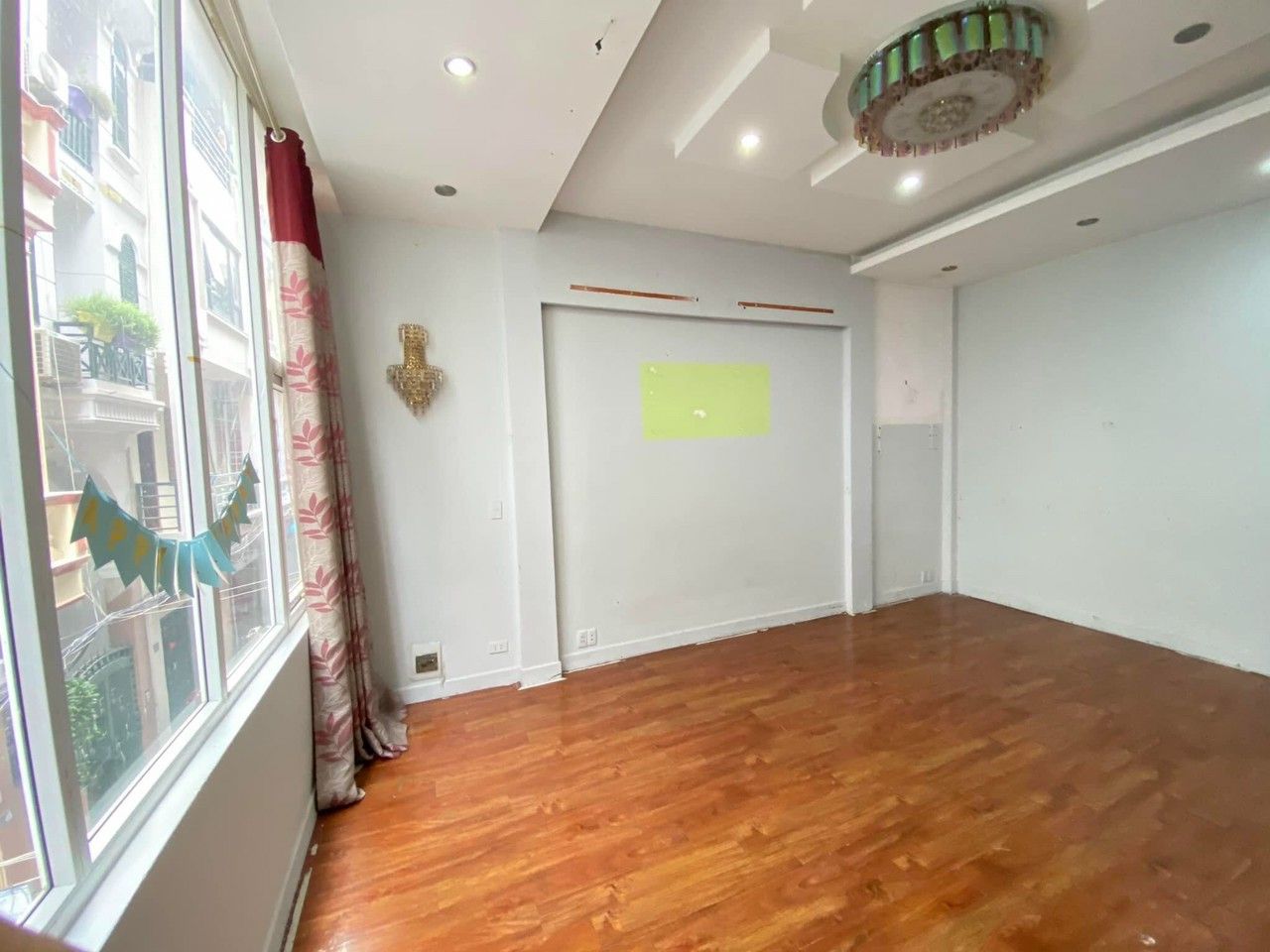 Người quen nhờ bán nhà tại Nguyễn Trãi - Thanh Xuân gần Ngã Tư sở Diện tích sổ đỏ 50m2, nhà 5 tầng