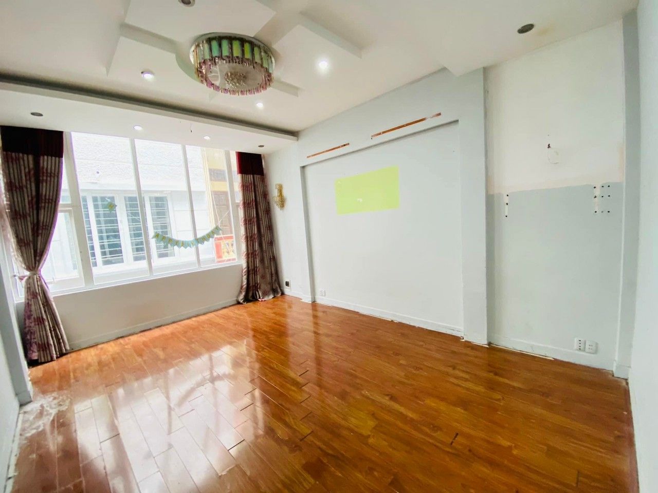 Người quen nhờ bán nhà tại Nguyễn Trãi - Thanh Xuân gần Ngã Tư sở Diện tích sổ đỏ 50m2, nhà 5 tầng