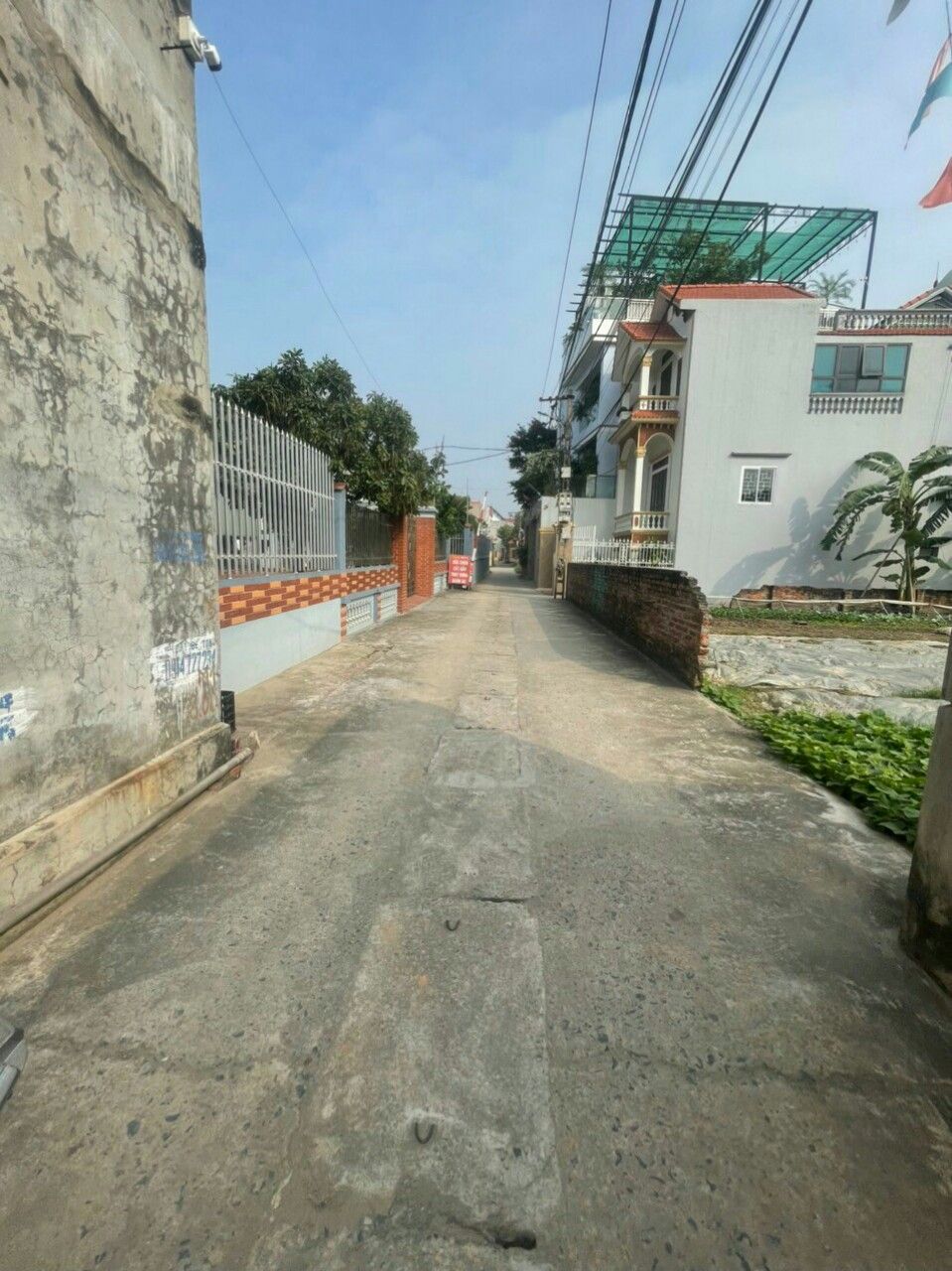 Khoảng tiền 2tỷ làm gì có lô nào đẹp hơn lô này Đường 4m thông thoáng tương lai quy hoạch rộng 8m