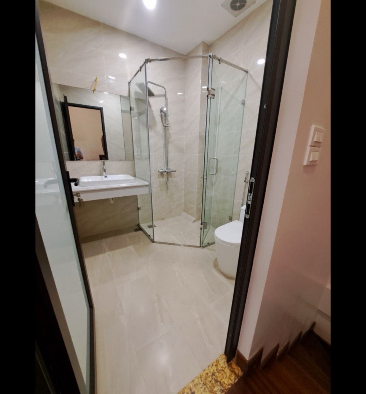 Cho thuê nhà ngõ 209 Đội Cấn - Ba Đình diện tích: 33m2*5t, 20 tr/ tháng