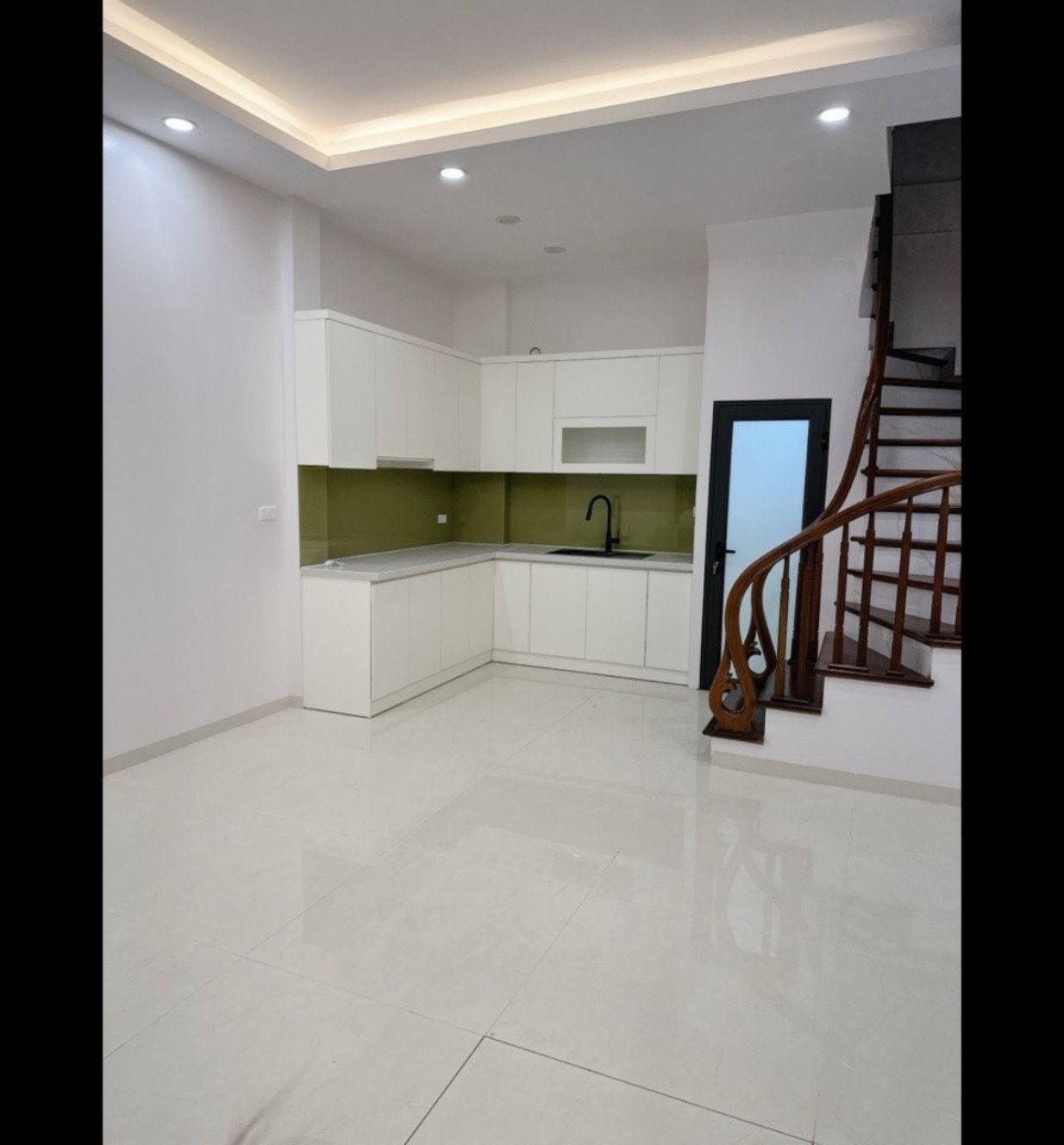 Cho thuê nhà ngõ 209 Đội Cấn - Ba Đình diện tích: 33m2*5t, 20 tr/ tháng
