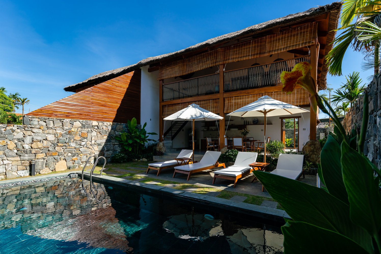 M Villa – Ngôi biệt thự "túp lều" bên bờ sông Hội An2