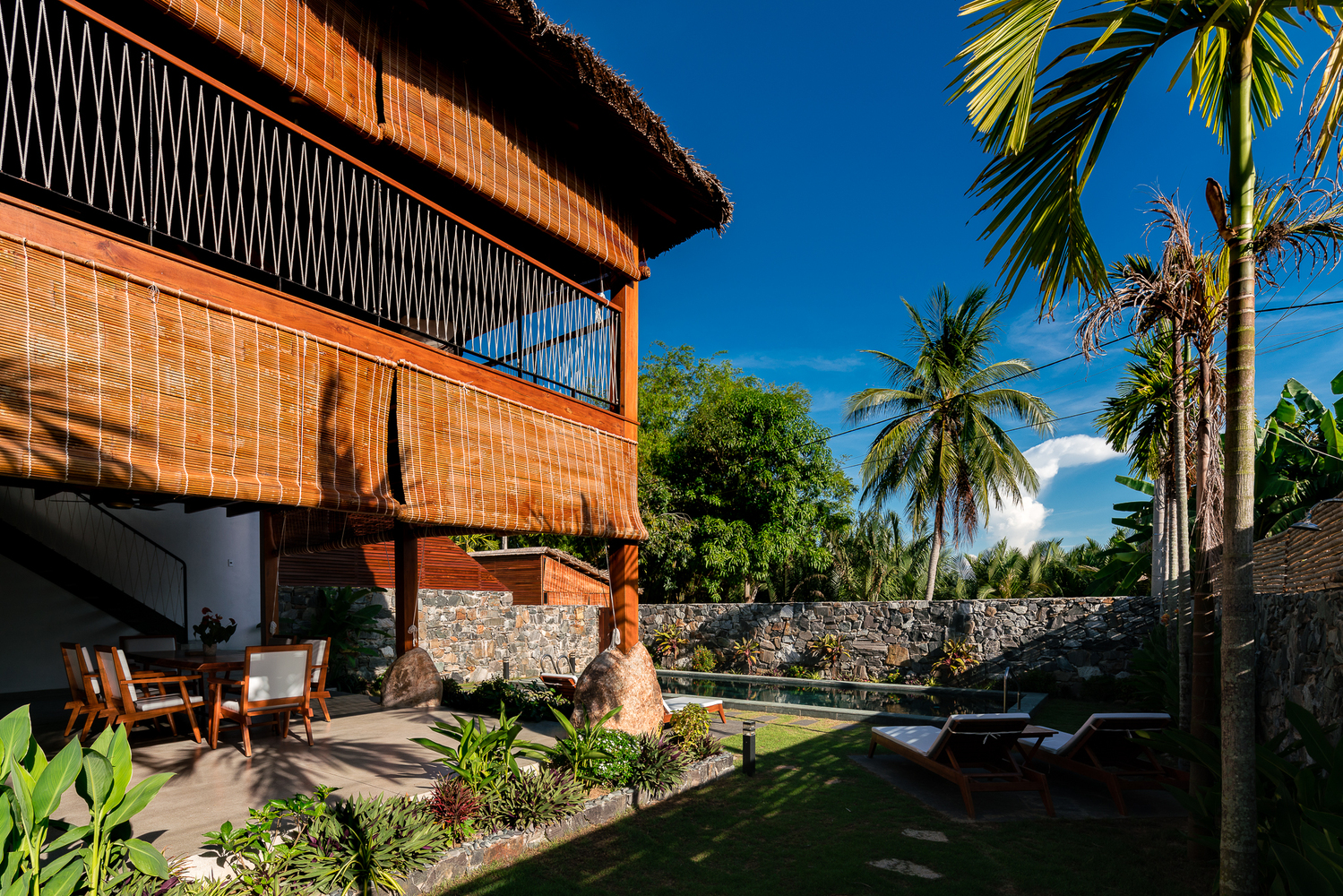 M Villa – Ngôi biệt thự "túp lều" bên bờ sông Hội An9