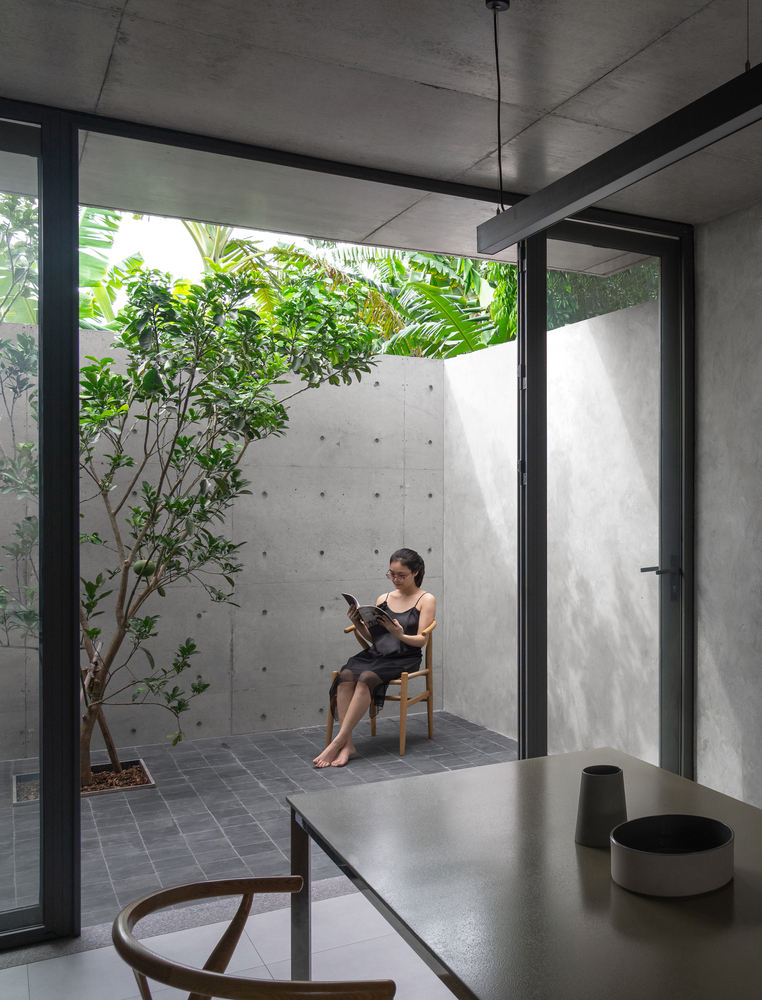 Nhà Duyên Hà - Tạo ranh giới bằng tường bê tông lạ mắt6