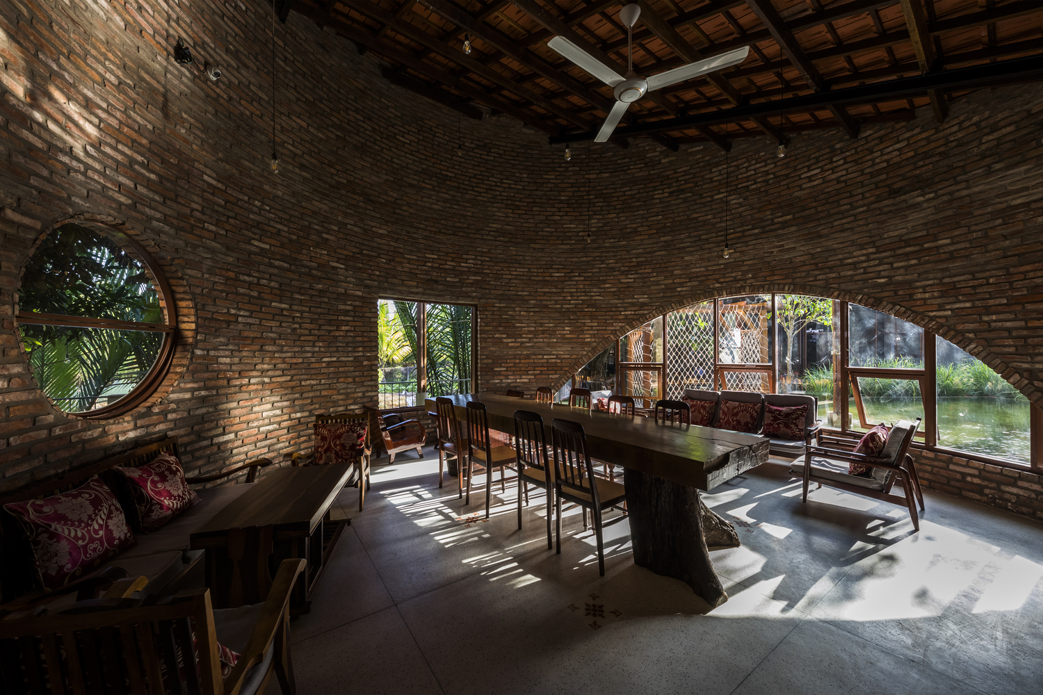 Thuỷ Viên Coffee Shop – Thiết kế mô phỏng sóng nước mặt hồ giữa thiên nhiên5