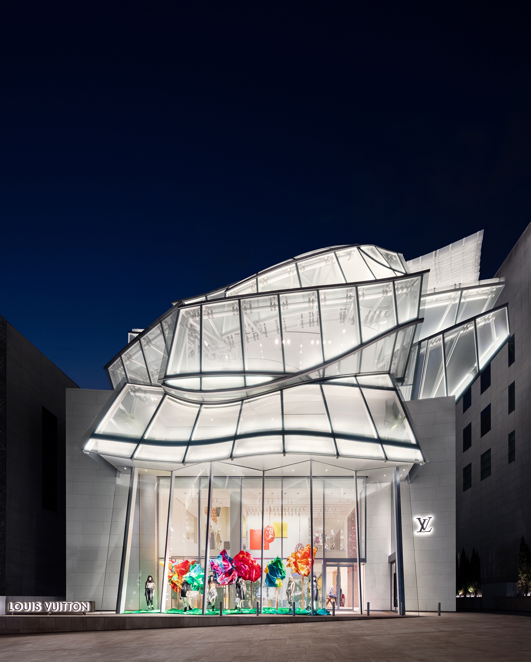 Frank Gehry đội “vương miện” cho Louis Vuitton Maison Seoul bằng cánh buồm thuỷ tinh1