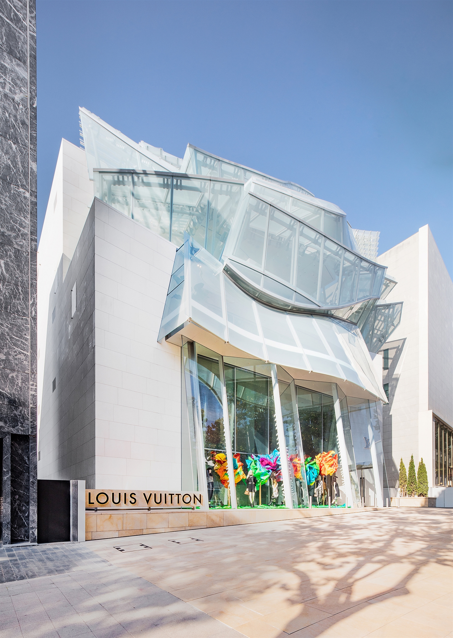 Frank Gehry đội “vương miện” cho Louis Vuitton Maison Seoul bằng cánh buồm thuỷ tinh2