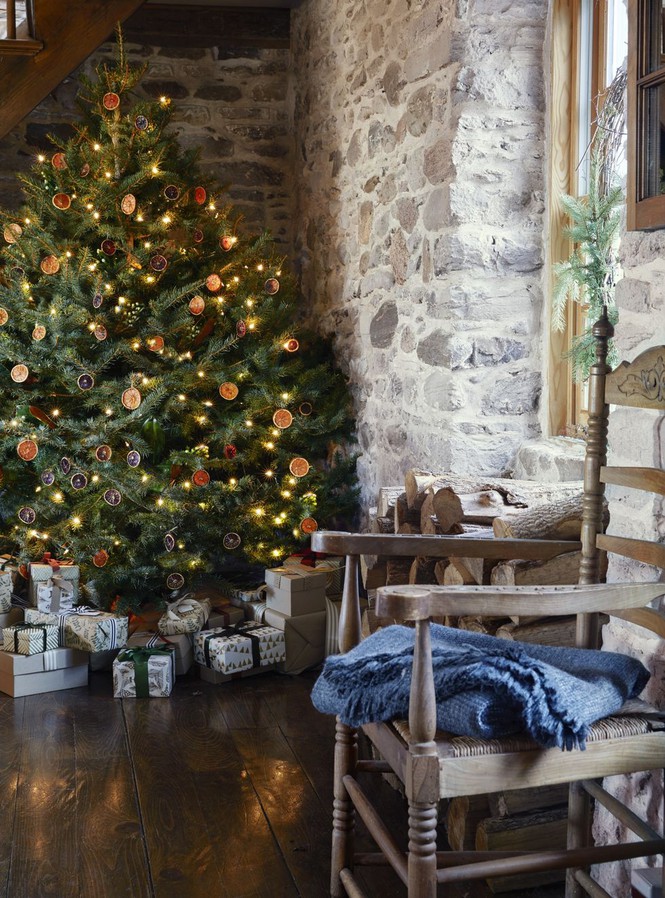 Nhà giữa rừng thông tuyết trắng 'gây mê' nhờ đón Noel cực 'chất' - ảnh 5