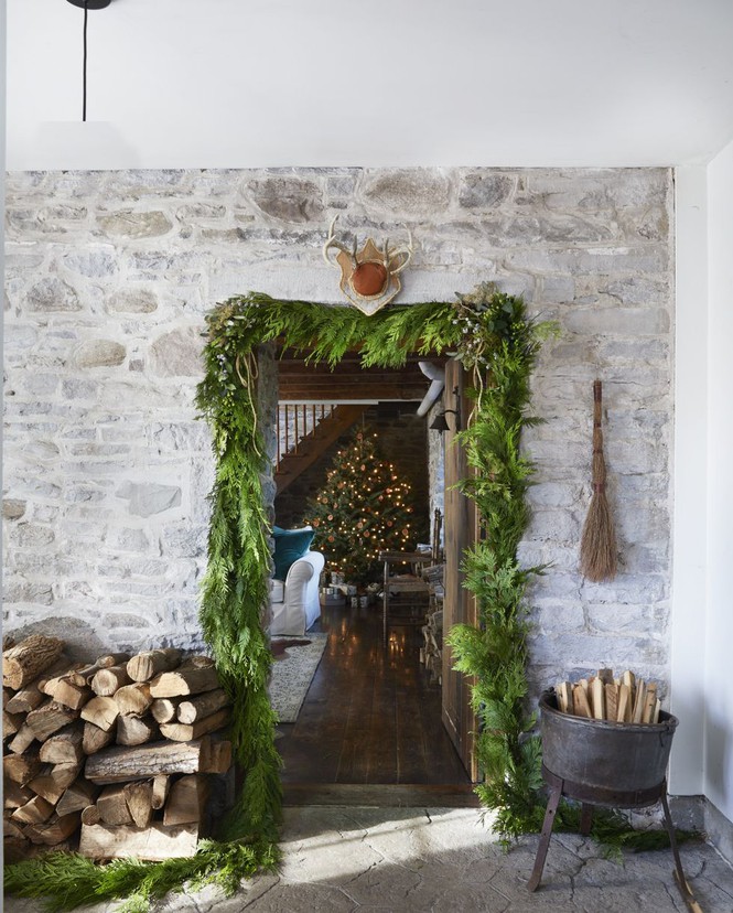 Nhà giữa rừng thông tuyết trắng 'gây mê' nhờ đón Noel cực 'chất' - ảnh 6