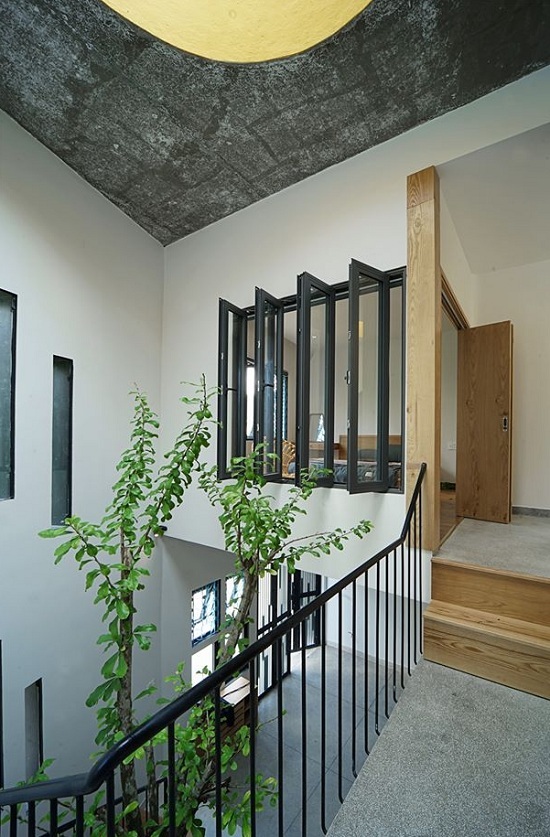 Nhà sáng bừng trên đất méo11