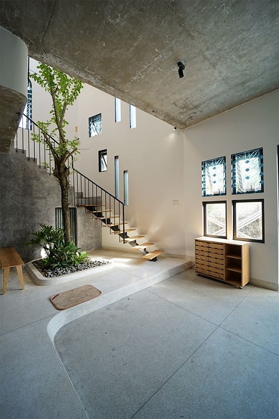 Nhà sáng bừng trên đất méo5