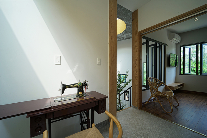 Nhà sáng bừng trên đất méo8