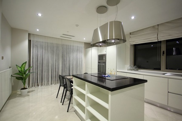 Gạch porcelain là một loại gạch phổ biến cho nhà bếp.