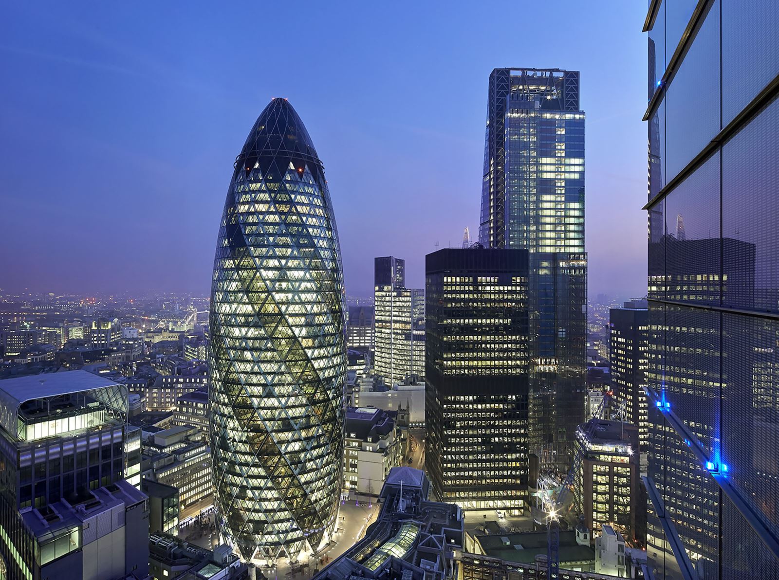Tòa nhà “The Gherkin” cao 41 tầng.
