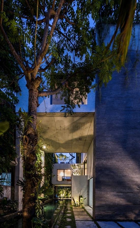 Bể bơi 12 mét trong lòng nhà Đà Nẵng11