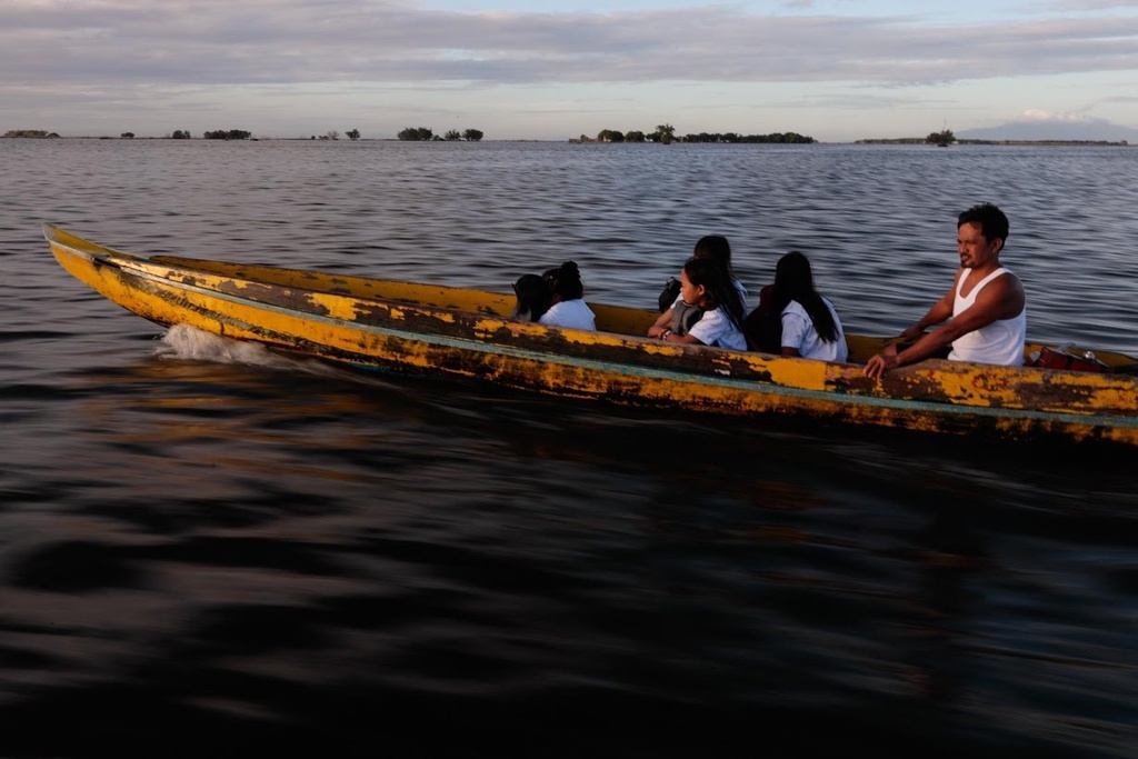 Nước biển dâng đến đâu, dân làng Philippines nâng nhà đến đấy7
