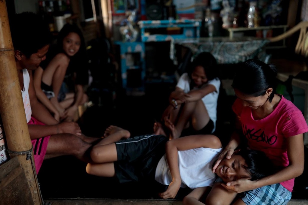 Nước biển dâng đến đâu, dân làng Philippines nâng nhà đến đấy9