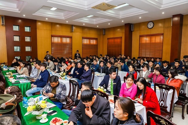 Sự kiện giới thiệu và mở bán Lotus Central thu hút rất đông khách hàng tham dự. 
